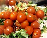 IR-barát juhtúrós tavaszi saláta recept fázis 2 fotója