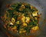 A picture of step 3 of Bathua and potato sabzi.
