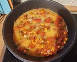 🌶️ Meksykańska szakszuka z kiełbasą i bułką grahamką krok przepisu 4 zdjęcie