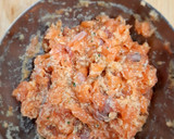 Foto del paso 5 de la receta: Hamburguesa de salmón con salsa de pepino (Sin sal añadida)