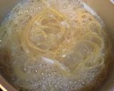 A picture of step 1 of Spaghetti Aglio Olio (with Tuna).