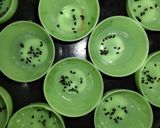 Foto langkah ke 4 dari resep Bolu Kukus "Semacha" (Semangka Isi Cream Matcha).