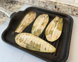 Foto del paso 2 de la receta: Rollitos de berenjena y queso