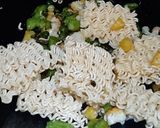 ভেজিটেবল ম্যাগি (vegetable maggi recipe in bengali) রেসিপি ধাপ - 2 ছবি