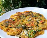 รูปขั้นตอนการทำที่ 3 ของ ไข่เจียวสมุนไพร Spicy mixed herbs omelette