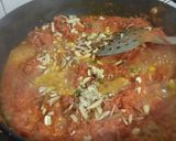 A picture of step 3 of Gajar ka halwa.