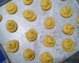Foto langkah ke 4 dari resep Kue Sus Vanilla.