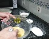 Foto del paso 2 de la receta Un bizcocho de toda la vida