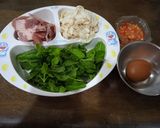 รูปขั้นตอนการทำที่ 2 ของ เฟตตูชินี่,กะเพรา,หมูสไลด์,ไข่ดาว - คีโต