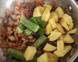 முருங்கைக்காய் உருளைக்கிழங்கு கார குழம்பு(kara kulambu recipe in tamil) ரெசிபி ஸ்டேப் 4 புகைப்படம்