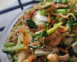 Foto langkah ke 4 dari resep Mie goreng kucai.