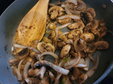 Pollo en Crema de Champiñones 🍄‍🟫 (Hongos)