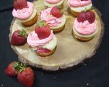 A picture of step 6 of Vanilla strawberry cup cakes.