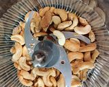 Hình bước làm 1 của món Bơ hạt điều