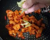 Foto langkah ke 6 dari resep Kembang Kol Goreng Pedas Manis.
