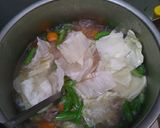 Foto langkah ke 5 dari resep Sayur Sop Ayam Rame.