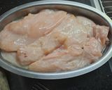 Foto del paso 1 de la receta: Milanesas de pechuga de pollo rellenas de acelga y jamón