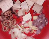 Foto langkah ke 1 dari resep Cumi Masak Kecap.
