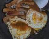 Foto langkah ke 3 dari resep Telur Ceplok Bumbu Sarden.