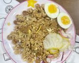 Foto langkah ke 3 dari resep Nasi Goreng Telur Sosis.