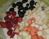 Foto langkah ke 2 dari resep Salad Buah Cheesy Creamy Yummy.