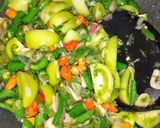 Foto langkah ke 6 dari resep Cumi Asin Cabe Ijo.