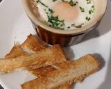 Une image de l'étape 5 de Œuf cocotte bacon ciboulette au micro-ondes.