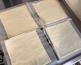 Une image de l'étape 4 de Feuilletés épicés au thon, tomates et parmesan.
