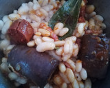 Foto del paso 3 de la receta: Habichuelas blancas con bacon, morcilla y chorizo
