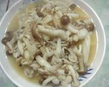 Hình bước làm 3 của món Nấm ngọc châm xào gà