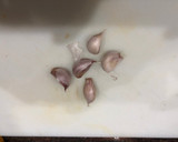 Foto del paso 2 de la receta: Bacalao a la plancha con timbal de ajos tiernos salteados