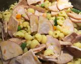 A picture of step 4 of Canadian Bacon and Ranch Pasta.