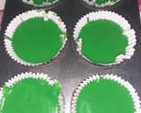 A picture of step 4 of Green Velvet Cupcakes.