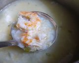 Hình bước làm 2 của món Cháo bí đỏ tôm nõn