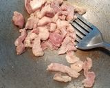 รูปขั้นตอนการทำที่ 3 ของ หมูย่างพริกไทยดำผัดหอมใหญ่