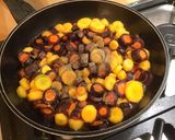Une image de l'étape 8 de Carottes bicolores sucrées salées à l'ananas, menthe et jus de prunes.