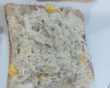 A picture of step 3 of Chicken ranchi dressing sauce sandwiches.