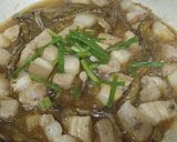 Hình bước làm 2 của món Cá cơm chiên giòn kho thịt