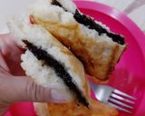 Foto langkah ke 4 dari resep Roti Bakar Isi Melted Chocolate & Melted Cheese.