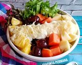 Foto langkah ke 3 dari resep Salad buah pepaya tabur keju dan tips cuci anggur.