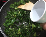 Foto del paso 4 de la receta: Quesadillas de Kale con huevo y tomate 🌮🥗🌶