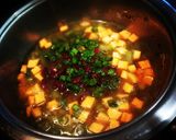 Foto del paso 3 de la receta: Sopa deliciosa de boniato, habas con vaina y frijoles
