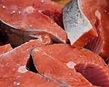 Foto del paso 2 de la receta: Coliflor con postas de pescado en salsa de tomate, puerro y espárragos