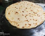 A picture of step 3 of Paneer Parantha.