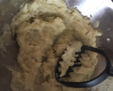 Foto del paso 3 de la receta: Bolitas de papá con atún y champiñones a la mexicana 😋