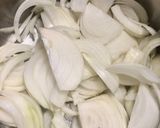 Foto del passaggio 1 della ricetta Cipollata siciliana (cipuddata)