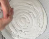 Foto del passaggio 2 della ricetta Meringata alle Fragole
