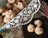 A picture of step 7 of Coconut Macaroon.