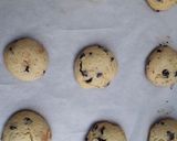 Foto del paso 3 de la receta: Galletas con chips de chocolate🍪
