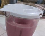 عکس مرحله 2 از دستور اسموتی موز و توت فرنگی